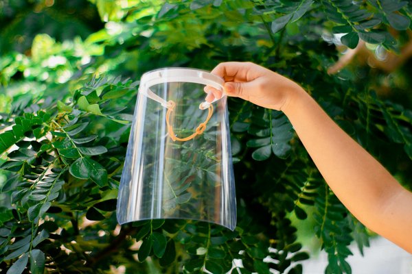 Exploring the Advantages and Challenges of Zero-Energy Buildings in Northern UK: A Comprehensive Insight